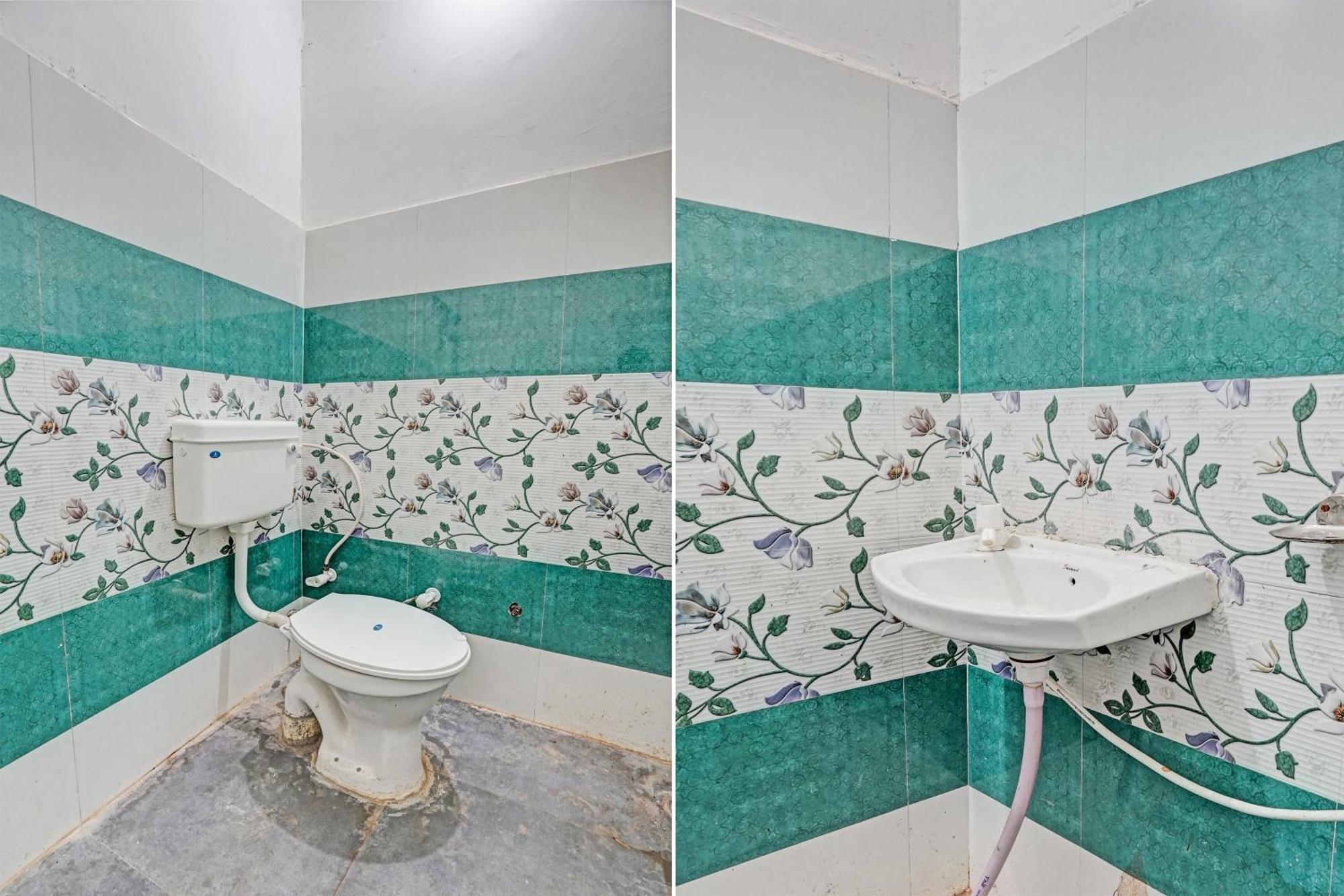 Oyo Double Ss Hotel Hathras Екстер'єр фото